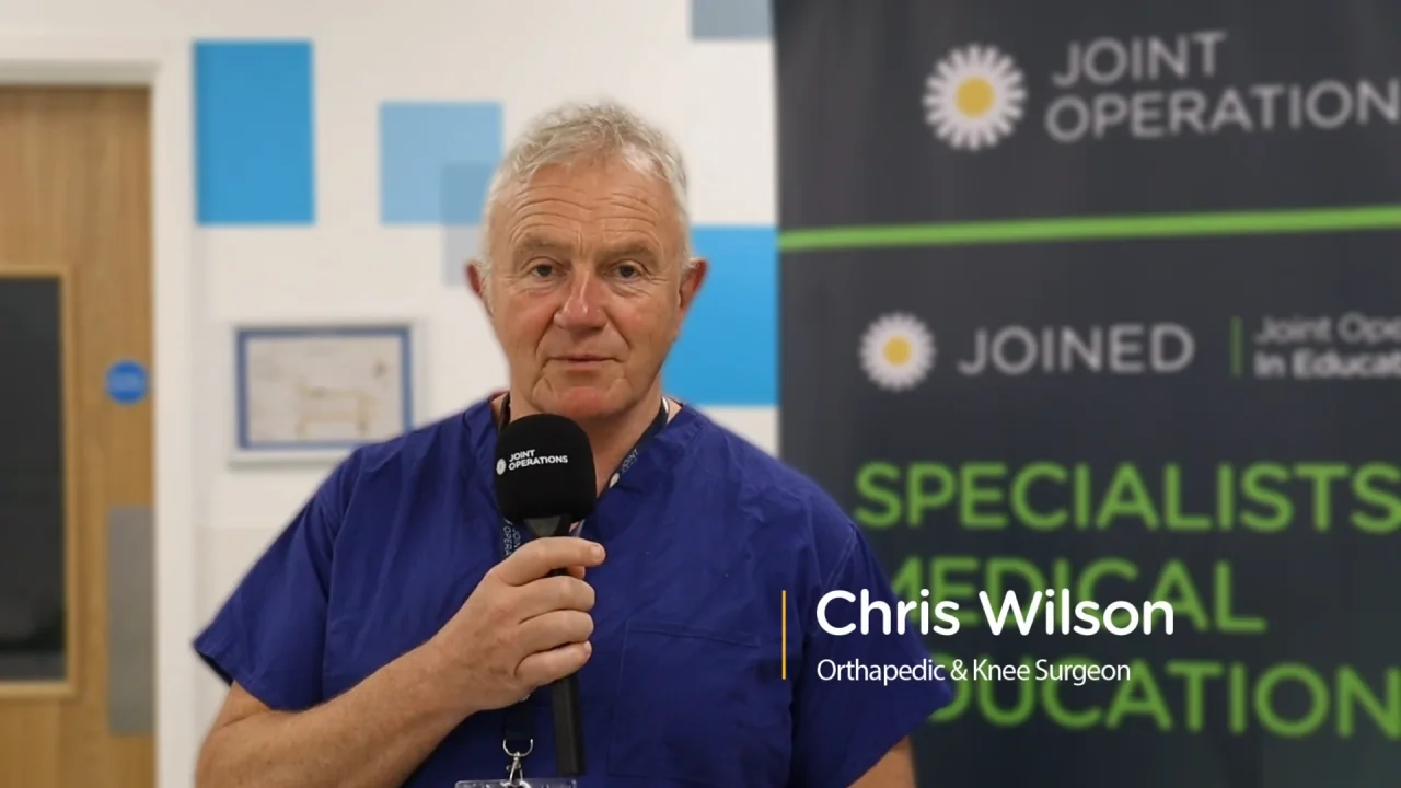 Chris Wilson, Orthopaedic and Knee Surgeon, speaking at the masterclass